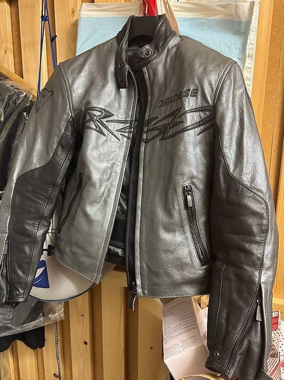 Dainese Giacche: Dainese Neuwertig Lederjacke – Usato da Gossau ZH venduto da lovimax 1