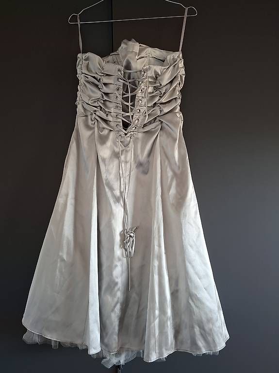 Kleider: Silbernes Kleid 38/40 – Gebraucht aus Dielsdorf von cmo_c6hy 4