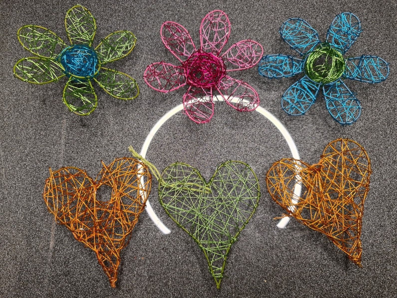 Tutte le decorazioni: Deko Herz Blume Draht – Usato da Meggen venduto da everydaysale
