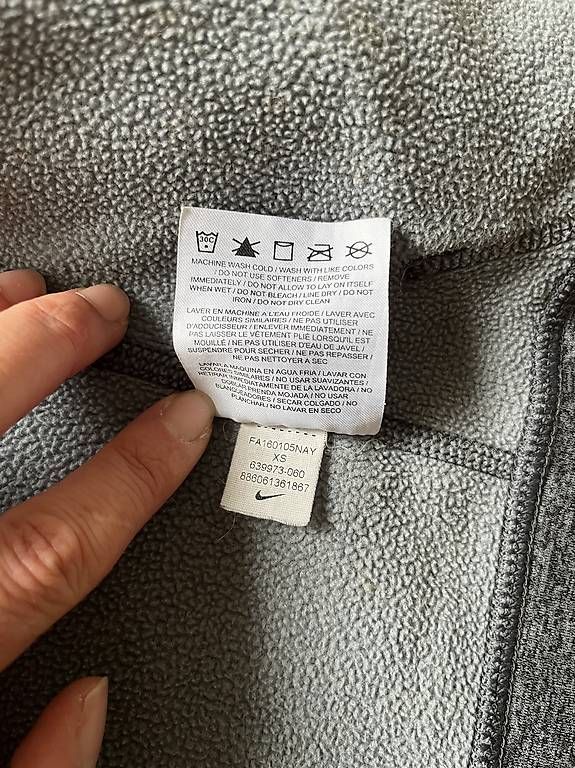 Nike Jacken: Nike Trainingsjacke Damen XS grau – Gebraucht aus Basel von blumenkimd 3