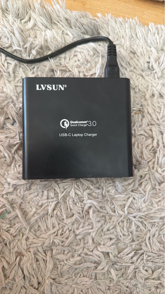 Chargements: LVSUN USB-C Ladestation ladegerät – D'occasion à Lausen par lia_czj2