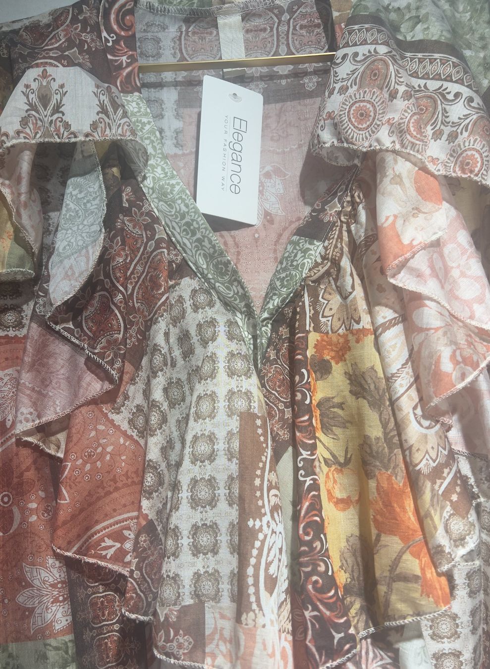 Chemisiers: Volant-Bluse im angesagten Patchworkstyle – Neuf avec emballage d'origine à Zürich par Naebeli 1