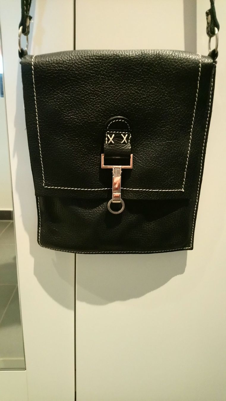 Borse: Schicke Umhänge-Tasche Leder – Nuovo (secondo la descrizione) da Boll venduto da frauweber