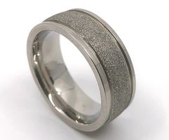 Ring Edelstahl Diamantiert Leicht bombiert