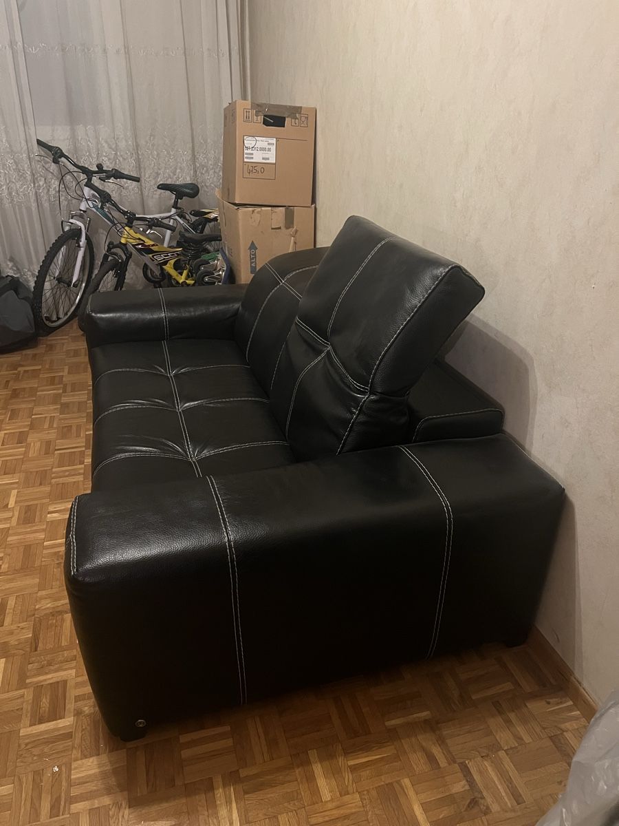 Sofas: Canapé cuir – Gebraucht aus Les Avanchets von bon_72qf 1