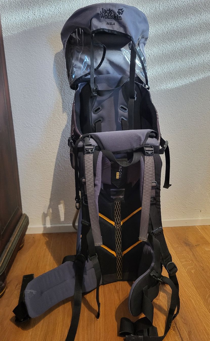 Jack Wolfskin Zaini: Kindertrage Jack Wolfskin AXELA  – Usato da Lützelflüh-Goldbach venduto da Juerg92 2