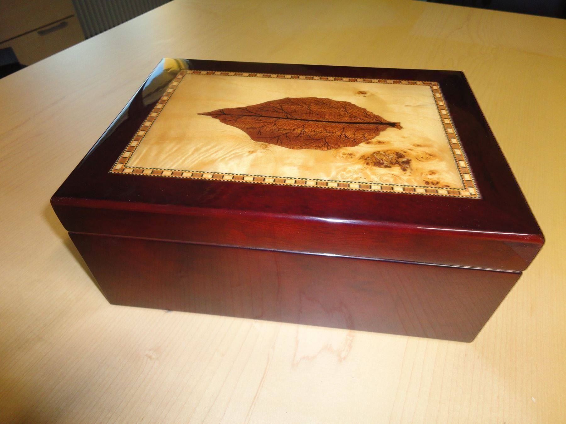 Humidificateurs: Humidor Tabakblatt – Neuf avec emballage d'origine à Wetzikon ZH par Goschama 3