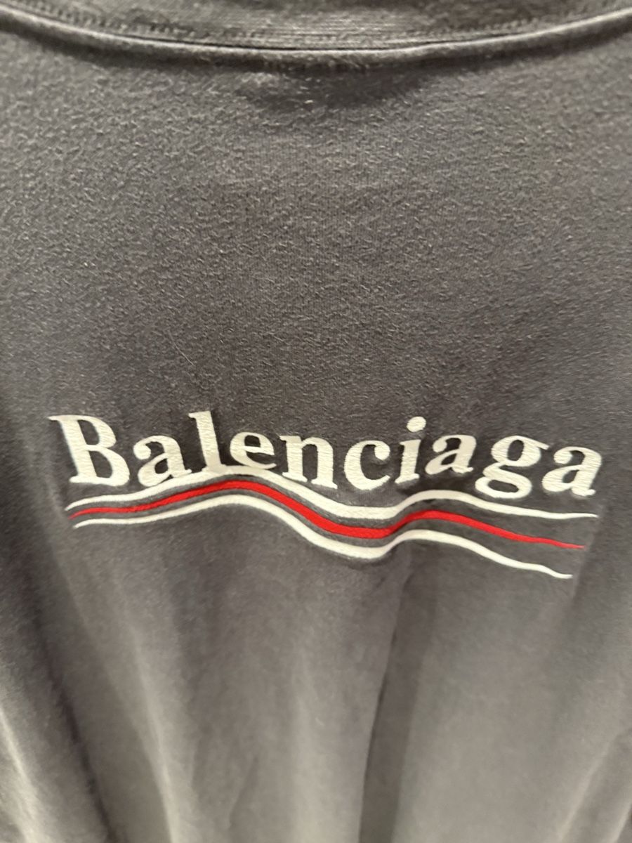 Balenciaga T-Shirts: Balenciaga logo t-shirt M – Gebraucht aus Giubiasco von Darkemperor 1