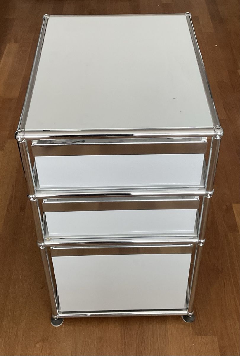 USM Korpus: USM Rollcontainer, 3 Schubladen grau – Gebraucht aus Jegenstorf von BAVARIA4CH 4