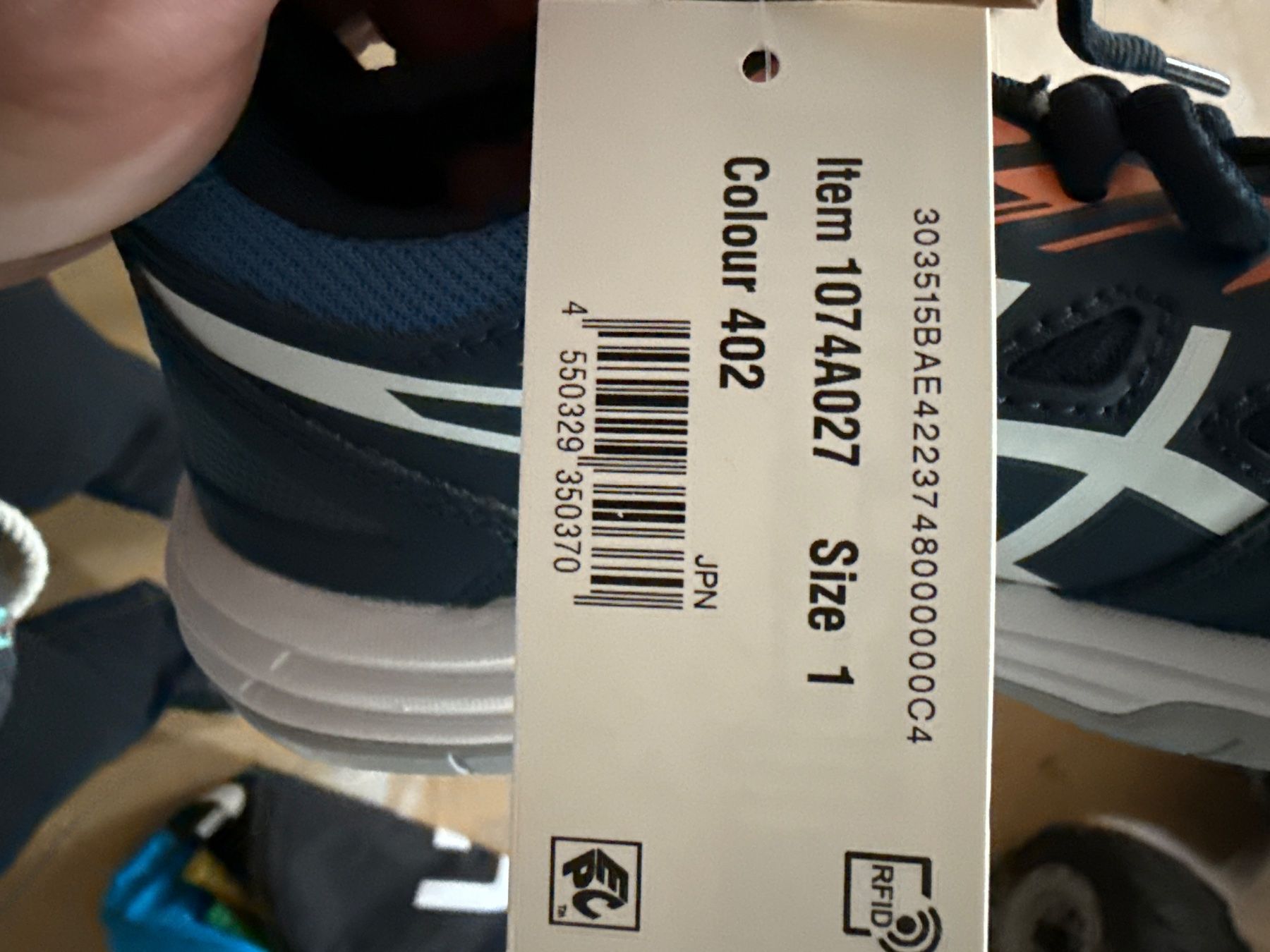 Asics Scarpe per ragazzi: Neue Asics Turnschuhe Grösse 32.5 – Nuovo e nell'imballaggio originale da Hersiwil venduto da Sheila1986 4