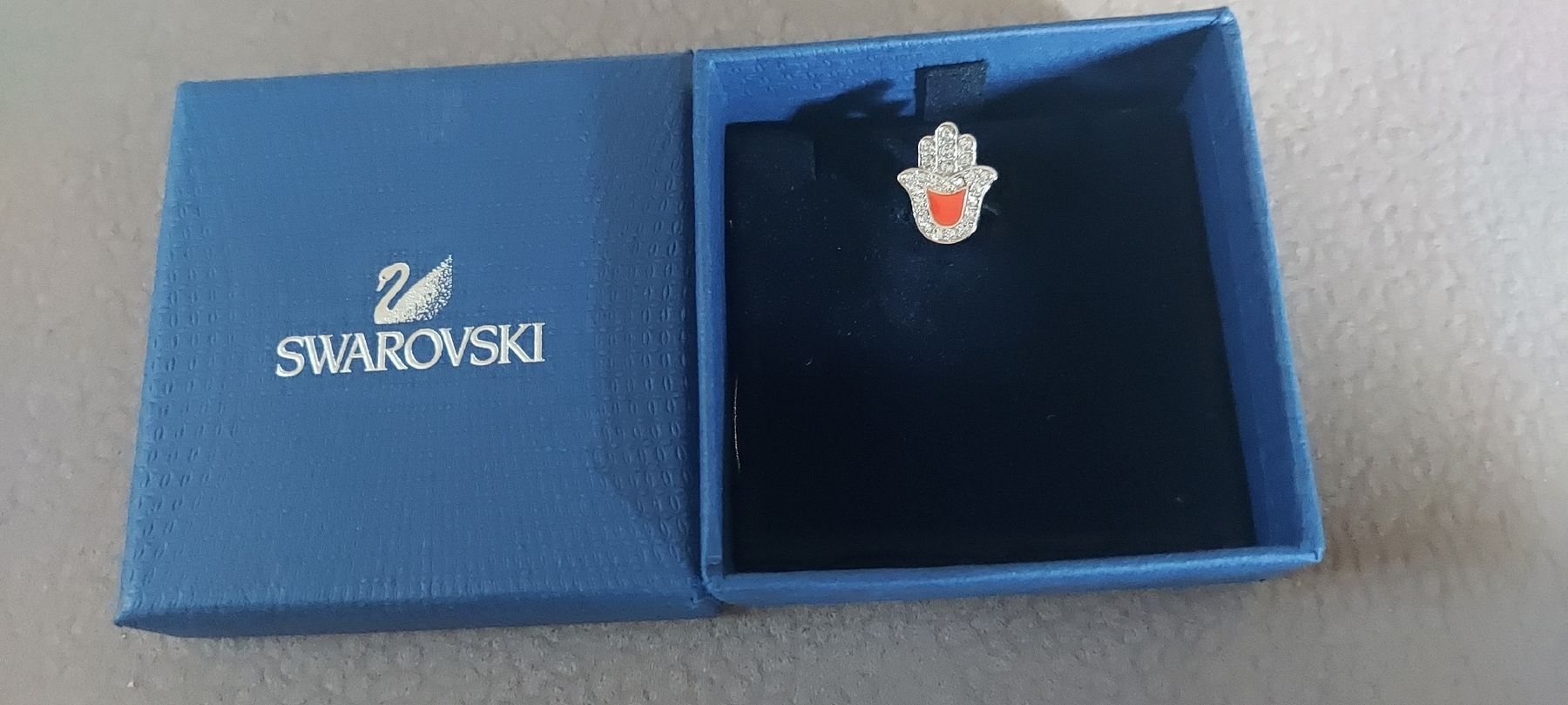 Swarovski Pendentifs: Swarovski Charm Clip Hamsa Hand  – Neuf avec emballage d'origine à Liestal par swary007