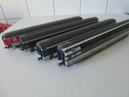 4 Stück SBB Personenwagen