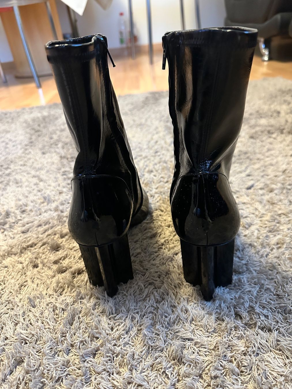 Louis Vuitton Damenschuhe: Louis Vuitton Stiefel groß 37 – Gebraucht aus Glattbrugg von tina063 1