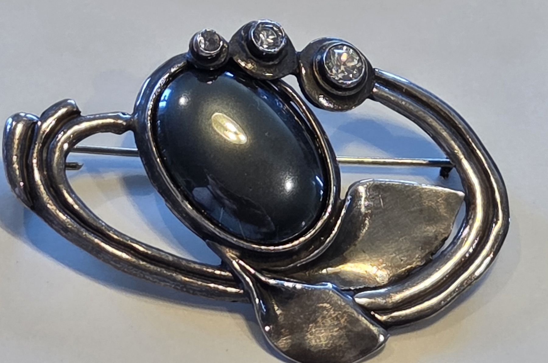 Broches & Aiguilles: 925 Silber Brosche mit 3 Steinen – D'occasion à Rehetobel par hobirot01