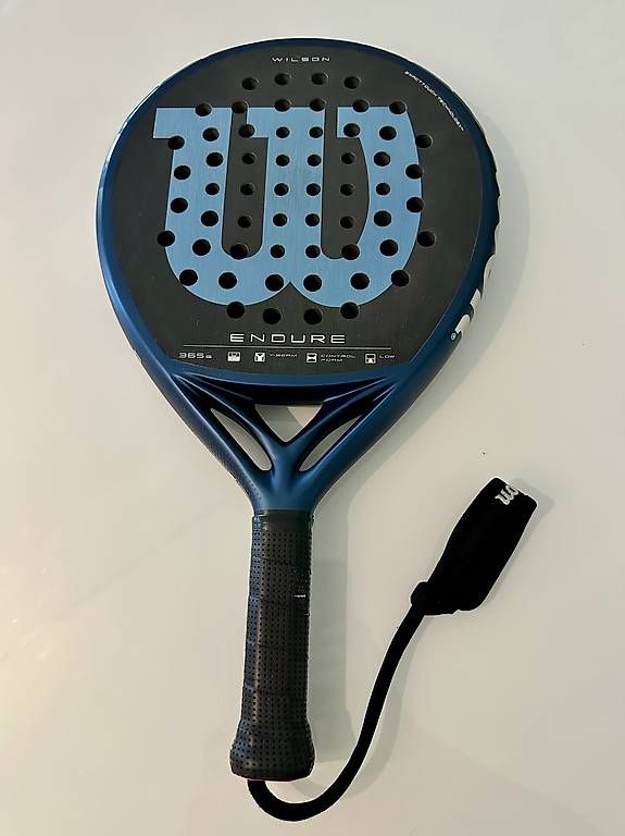 Schläger: Wilson Endure V1 Padel Racket – Gebraucht aus Muttenz von anna123