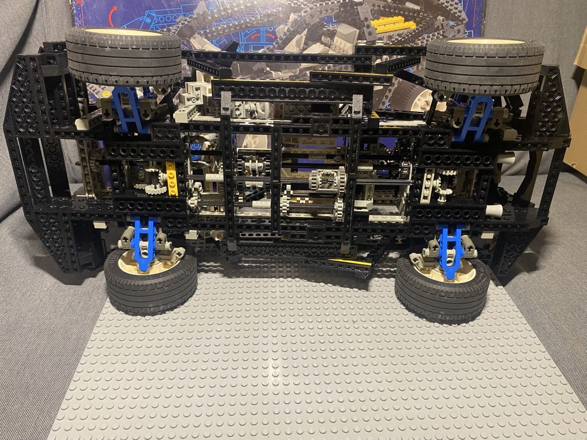 Lego Baukästen: Lego Technic 8880 - Super Car - 1994 – Gebraucht aus Essertines-Sur-Rolle von  8