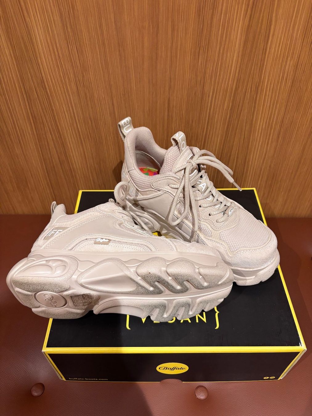 Buffalo Scarpe da donna: Buffalo Plateau Sneaker Gr. 39 – Nuovo (secondo la descrizione) da Neunkirch venduto da autoscooter57 4