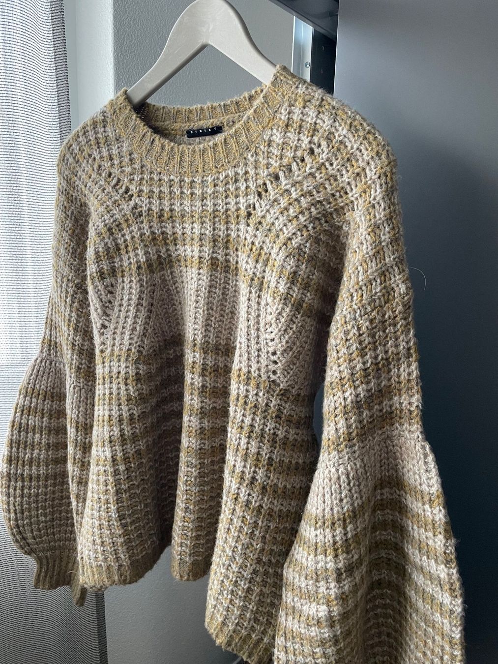Sisley Pulls & Sweat-shirts: Sisley - Pullover mit speziellem Muster und Statement-Ärmeln – Neuf (Voir description) à Trüllikon par Megan 3