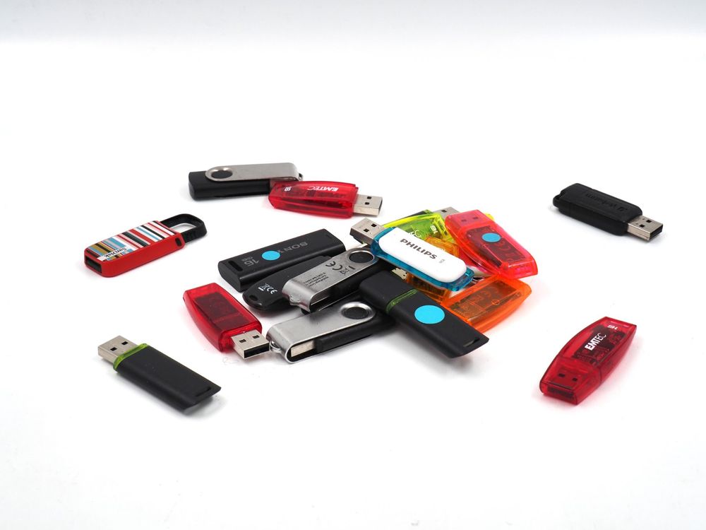 20 Stk. 16GB USB Sticks 2.0 (24072348) (Gebraucht) in Zürich für CHF 22 ...