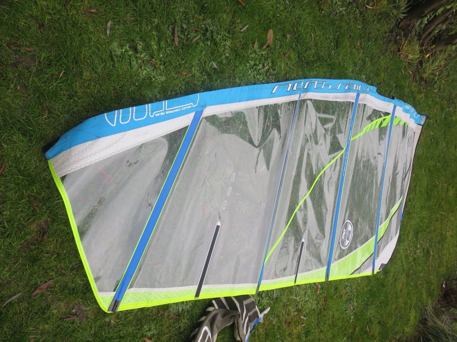 Surfen: North Sails Volcano 5.8 Windsurfsegel – Gebraucht aus Ottikon von Locomotive01 2