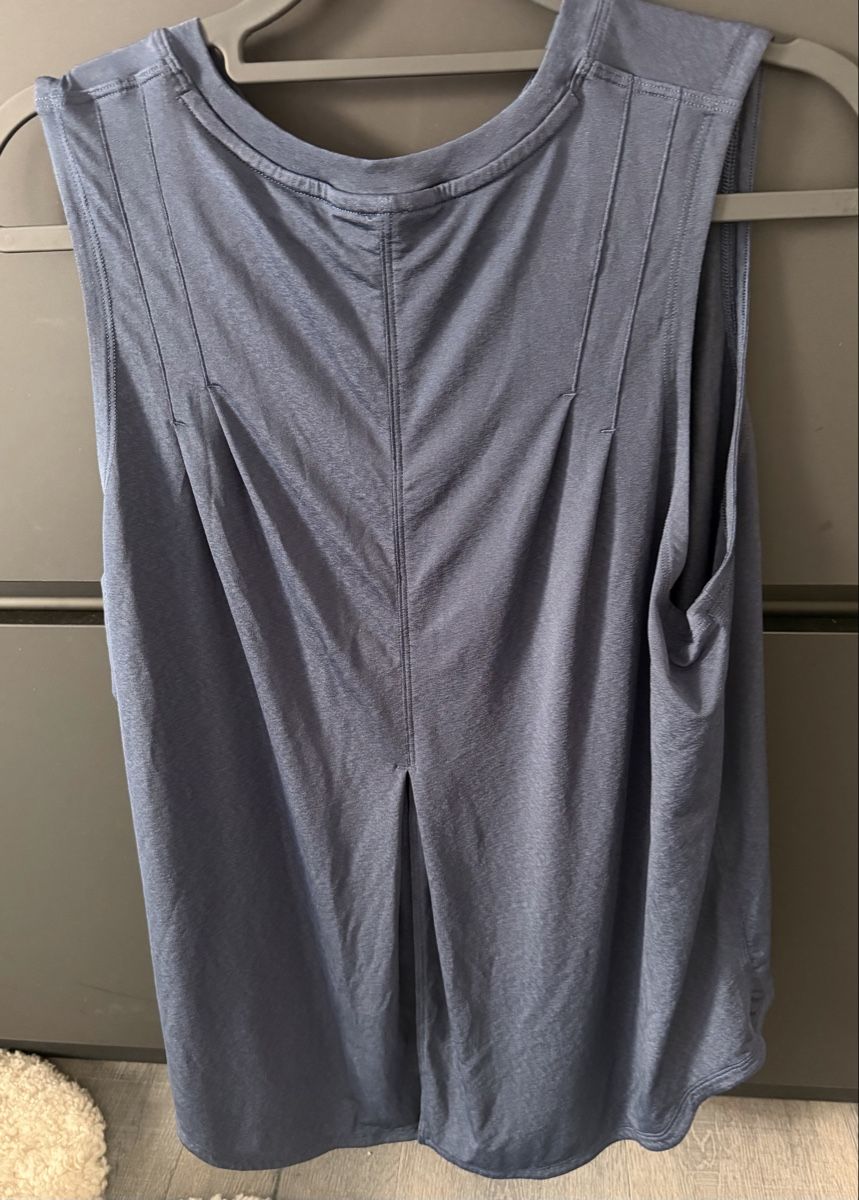 Lululemon Tops: Lululemon Shirt Damen Grösse M  – Neu (gemäss Beschreibung) aus Flims Dorf von Specials 2