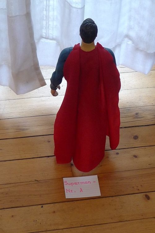 Statuette: Superman-Nr.1 – Usato da Bern venduto da bn1640 2