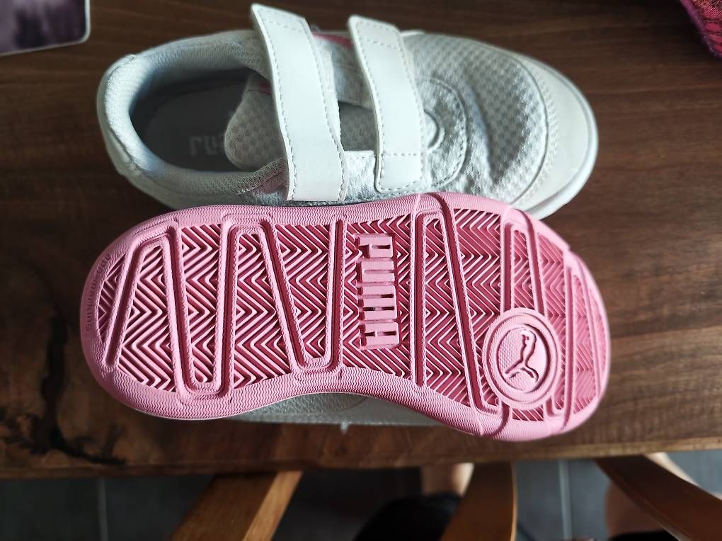 Schuhe für Jungen: Hallenschuhe Puma Grösse 30 – Gebraucht aus Untersiggenthal von schnaegg8542 1