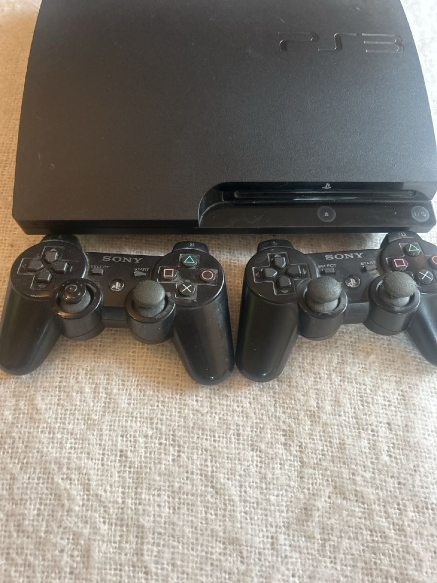 Sony Console: Sony Playstation 3 PS3 Konsole mit 2 Controllern – Usato da Fischenthal venduto da Victoria_fischenthal 1