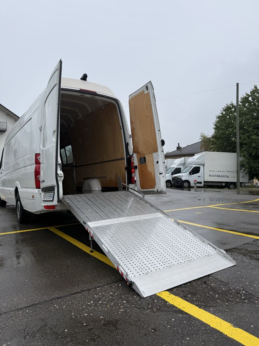 VW Nutzfahrzeuge: VW Crafter Langversion TDI 2017 – Gebraucht aus Zürich von BES_9cz6 6