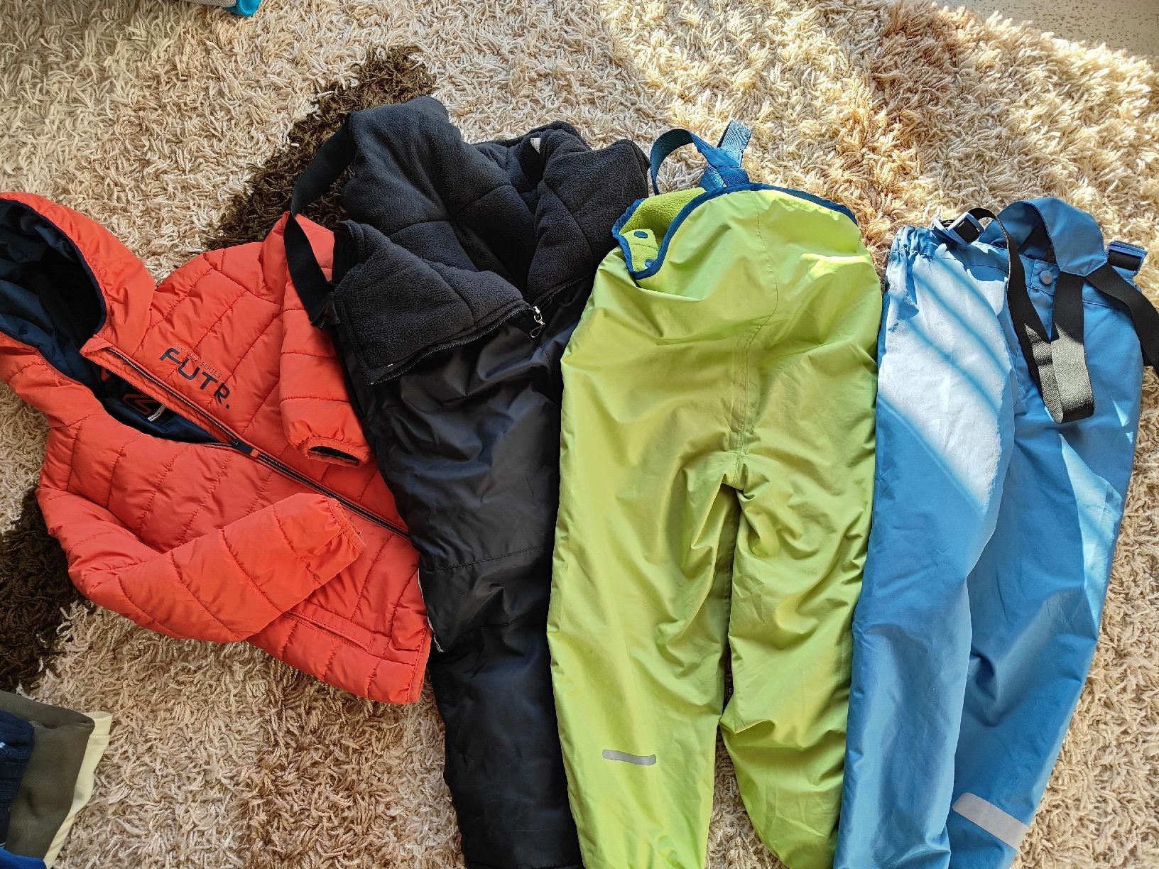 Lotti & Set di vestiti: Kleiderpaket – Usato da Gerlafingen venduto da dulifuli 3
