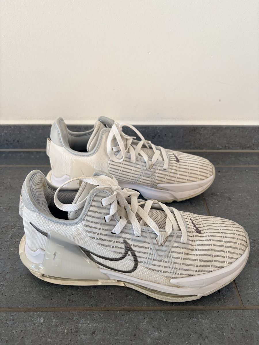 Nike Herrenschuhe: Nike Air Schuhe US 9.5 – Gebraucht aus Seengen von Matrix2020 3