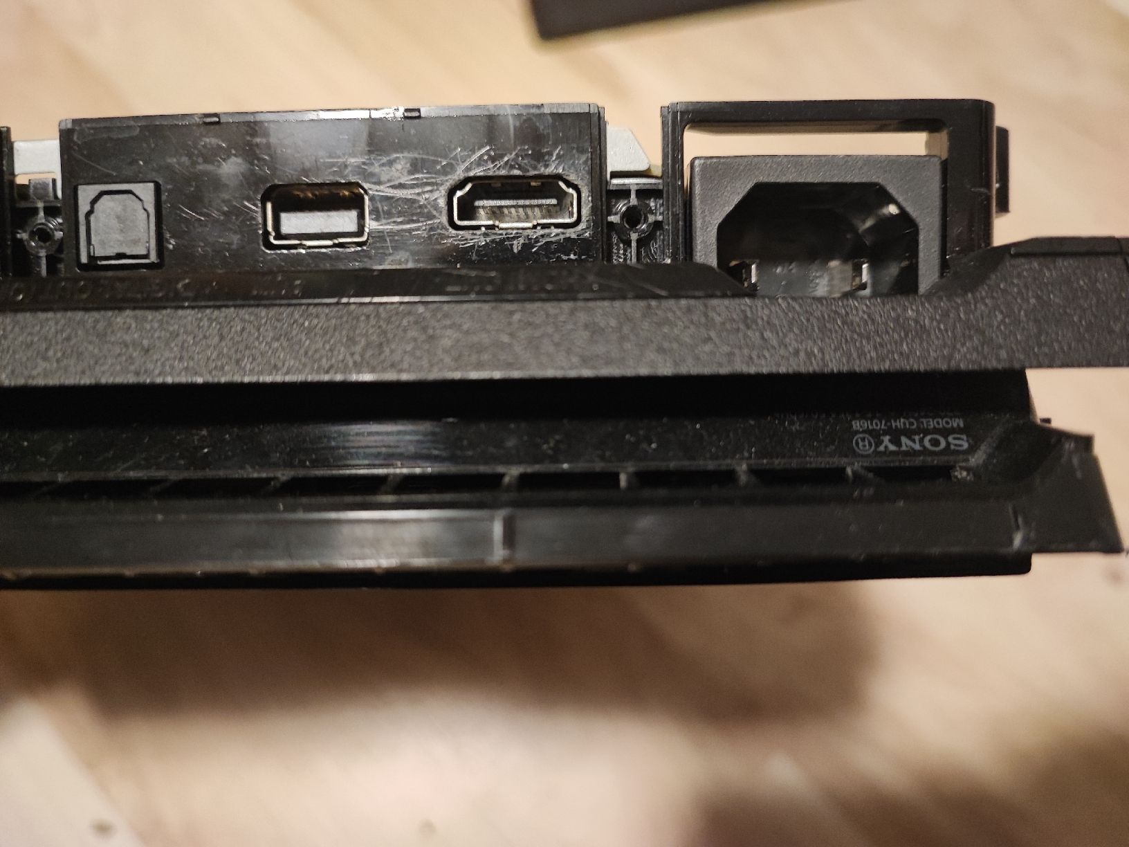 Sony Console: Sony PlayStation 4 Pro  Ersatzteile – Difettoso da Elsau venduto da kap_pdr8 5