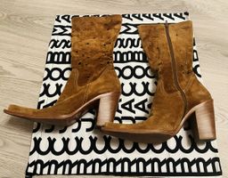 Bottes en cuir suédé marron style western 