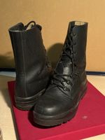 Minerva Boots, Size 15, Stylish and sturdy winter wear