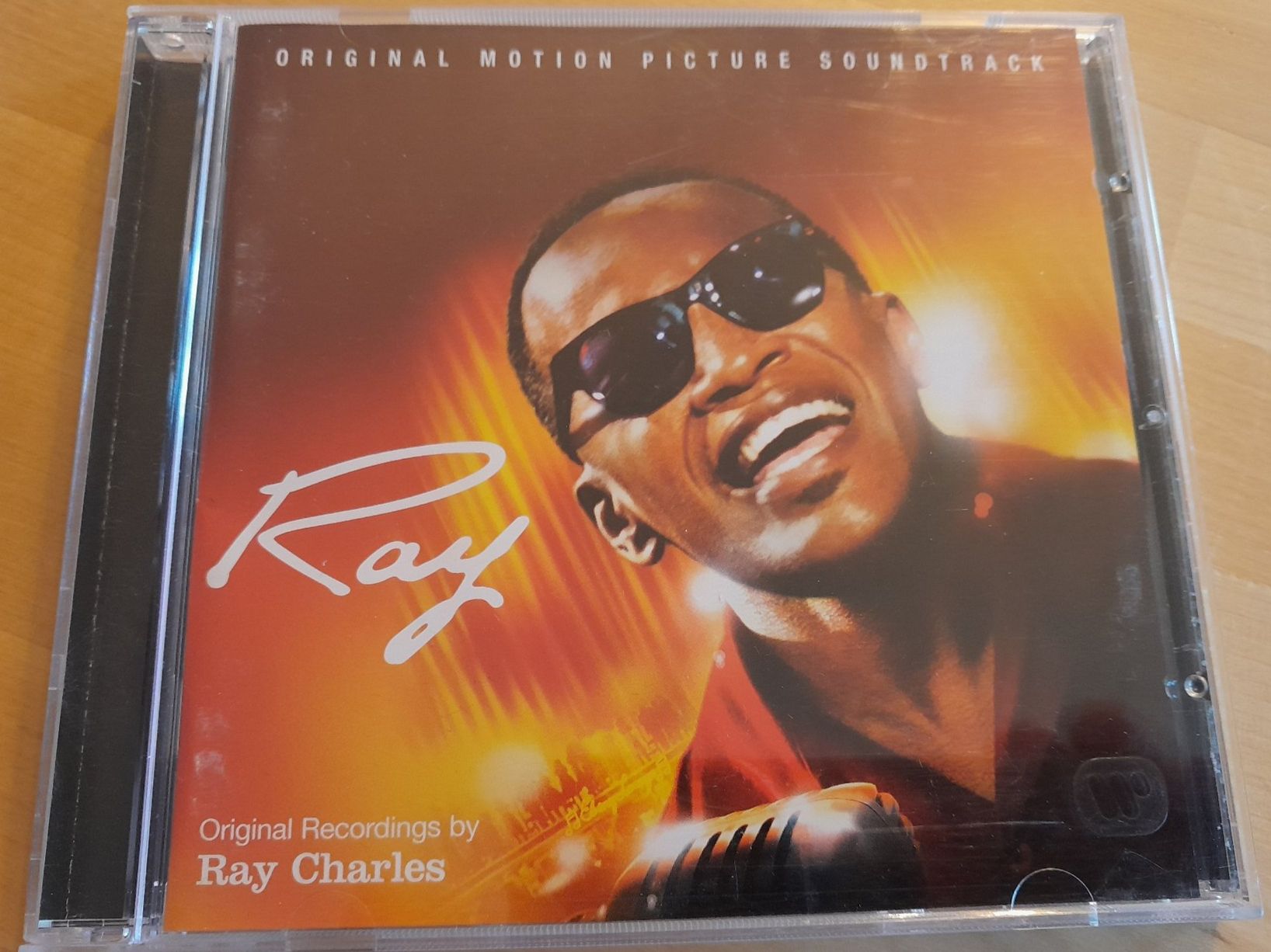 Tutti i DVDs: RAY (2004) / DVD & OST-CD BUNDLE (2 DVD's & 1 CD) – Usato da Gelterkinden venduto da Tri-Tra-Trallala 5