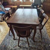 Rustikaler Nussbaumtisch + 6 Stühle