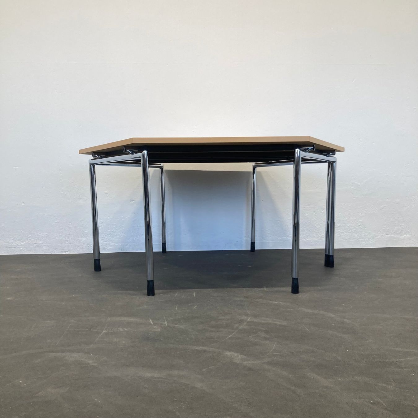 Sedus Tavoli: Sedus Classic Sitzungstisch Trapez-Kombi – Usato da Schönenwerd venduto da mcofficeshop 3