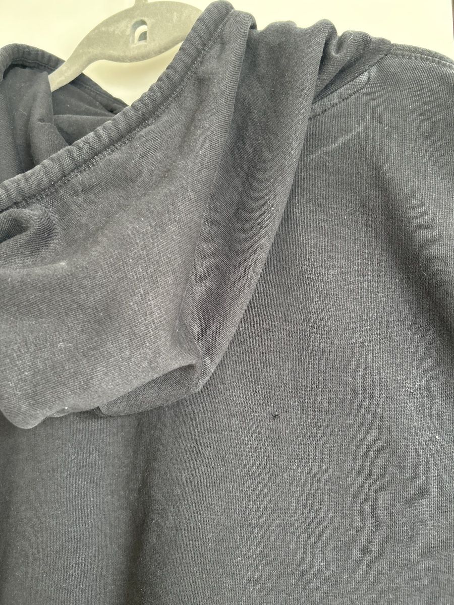 C&A Maglioni & Felpe: Schwarzer Hoodie, Grösse S, mit Flecken – Usato da Riehen venduto da S______ 4