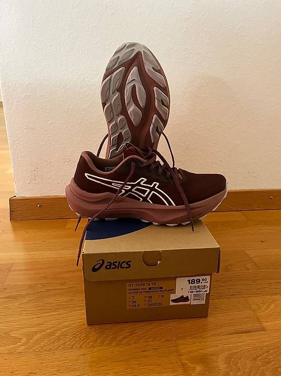 Asics Scarpe da donna: ASICS GT-2000 14 TR Lady – Usato da Küssnacht am Rigi venduto da Amskle