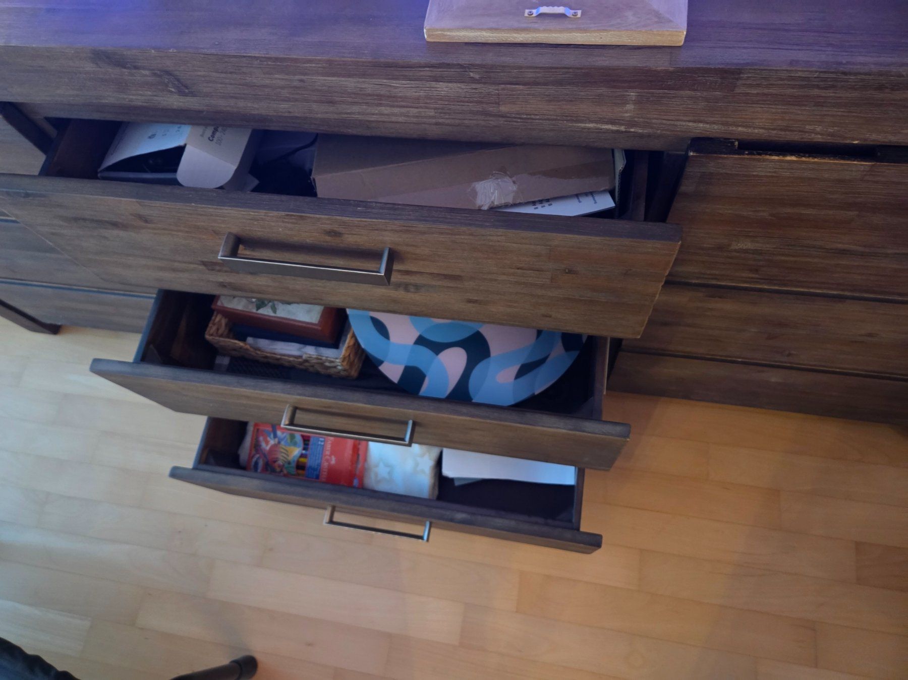 Tavoli: Esstisch und dazu passenden Sideboard – Usato da Dietikon venduto da Nikola 9