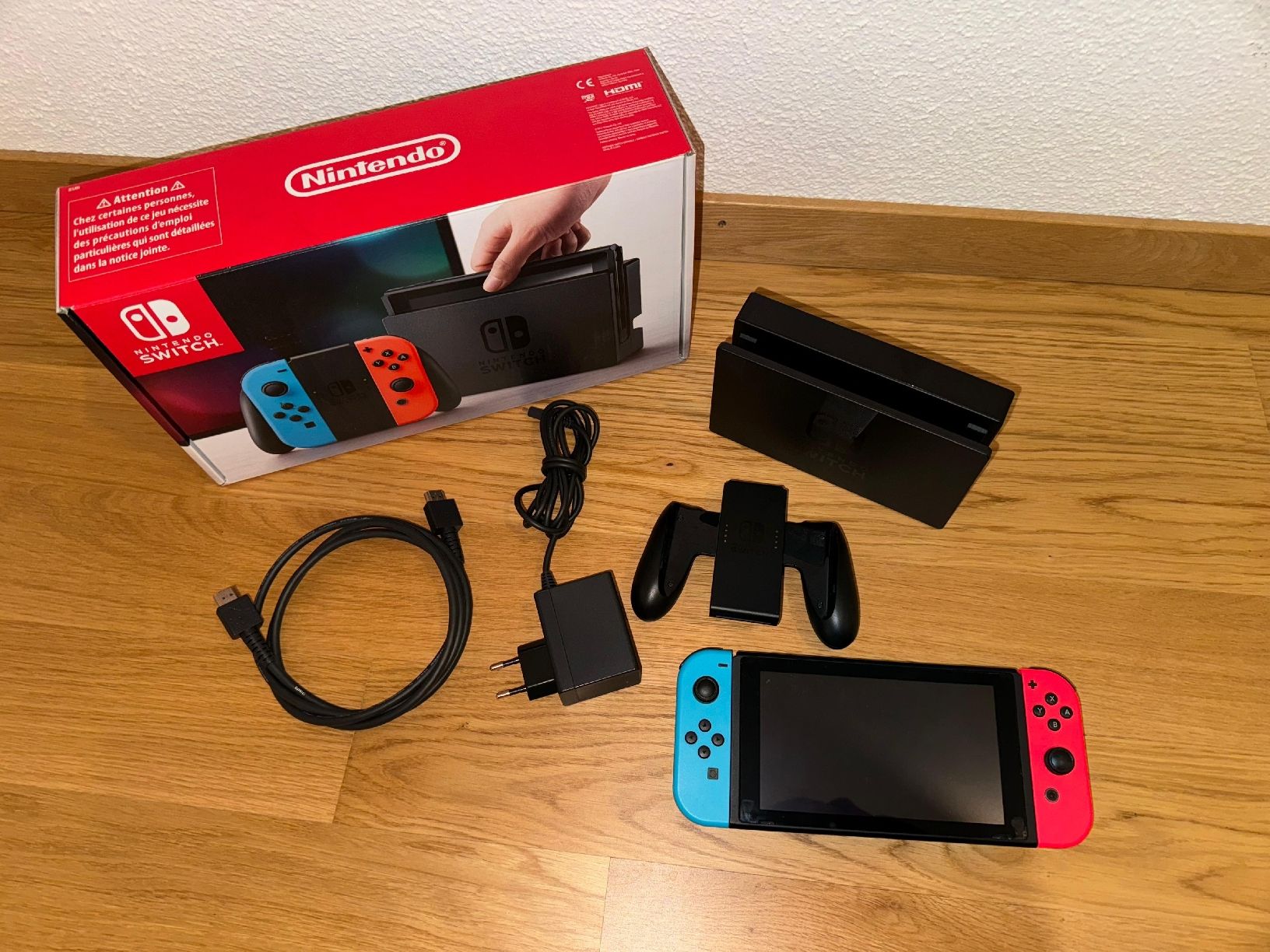 Nintendo Console: Nintendo Switch mit viel Zubehör  – Usato da Luzern venduto da Kaily