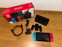 Nintendo Switch mit viel Zubehör 