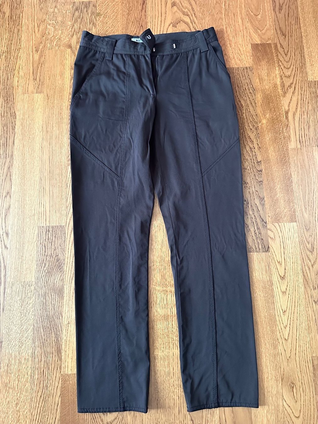 Moschino Pantalons: Hose Moschino – Neuf avec emballage d'origine à Ebikon par nat_jzh5