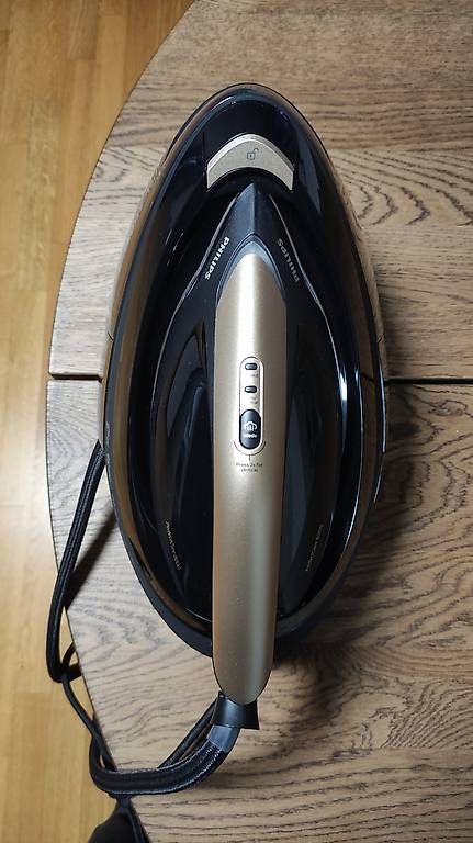Ferri da stiro: Philips Série 8000 PSG8130/81 – Usato da Bramois venduto da Cucos 3