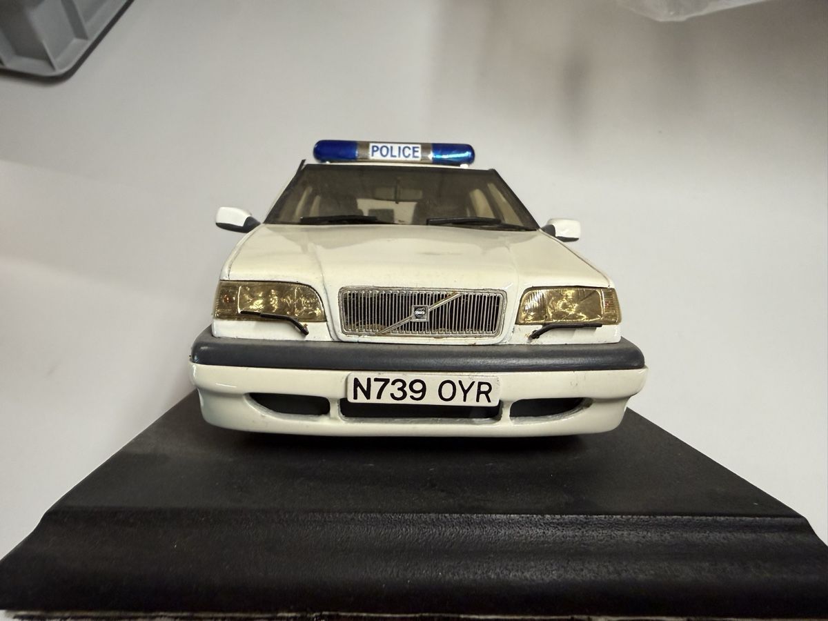 Volvo Modellini d'auto: Polizei Modellauto Volvo 850 Kombi  – Usato da Spiez venduto da RS-inti 4