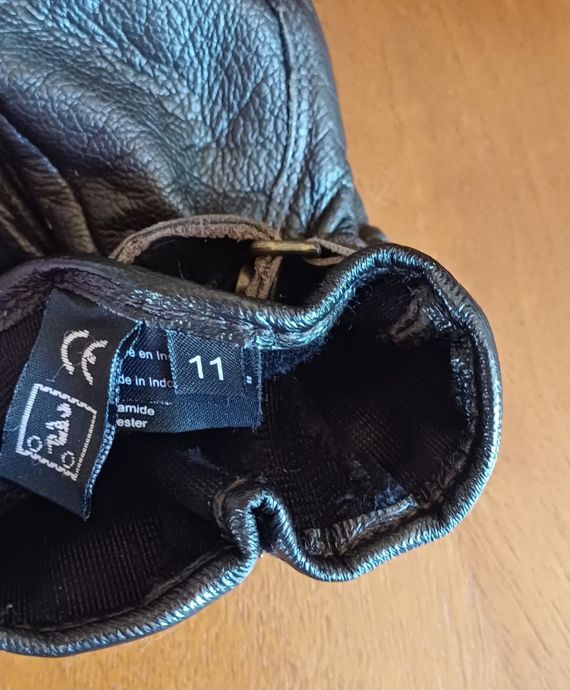 Caschi & visiere: Helm, Handschuhe und Nierengurt – Usato da Schnottwil venduto da lec_zs89 5