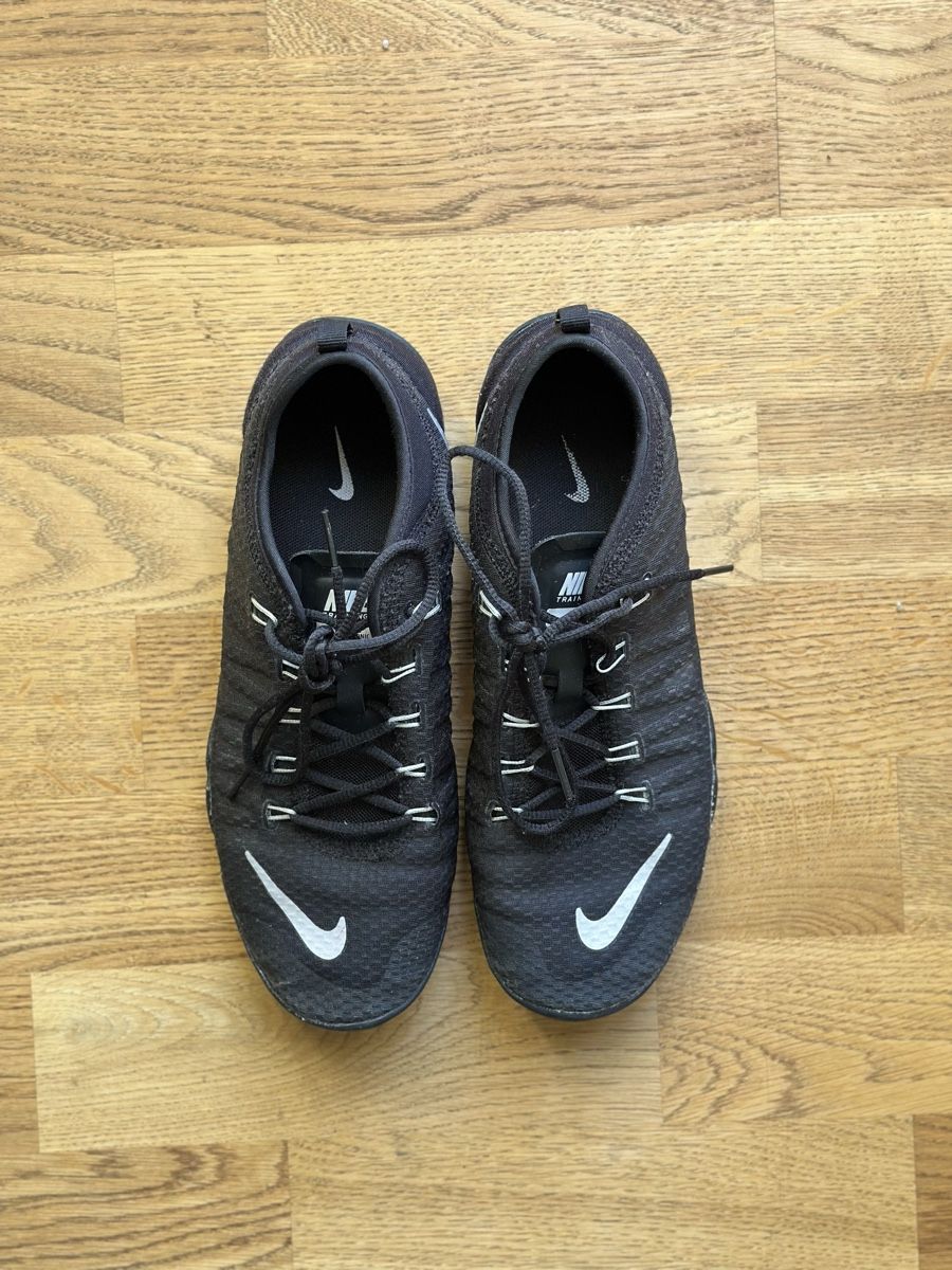 Nike Scarpe da uomo: Nike Barefoot Trainingsschuh,Grösse 41,schwarz – Usato da Basel venduto da FatmaCan52 2