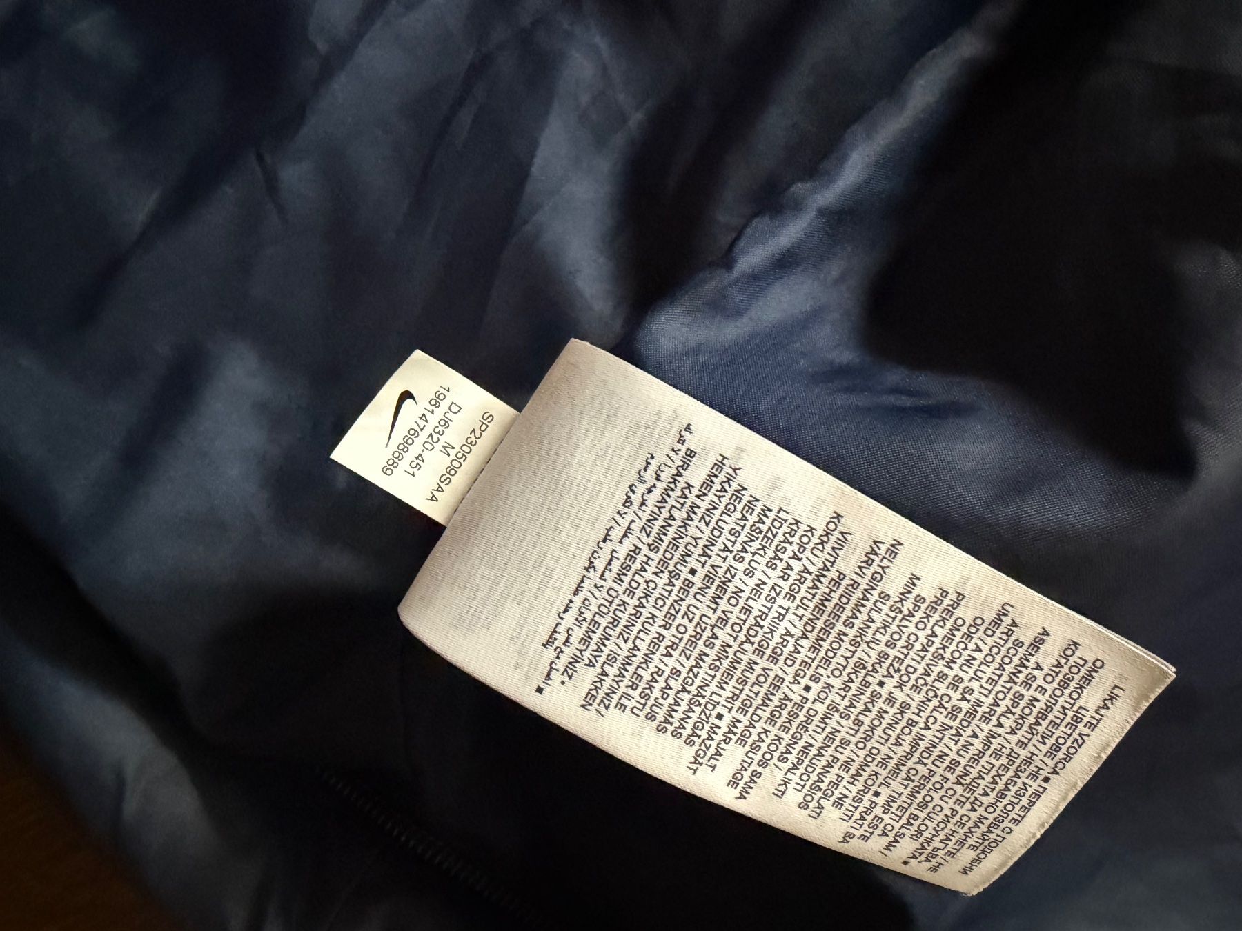 Nike Vestes: Red Bull Leipzig Jacke Gr. M – D'occasion à Muttenz par bargain_hunter 3