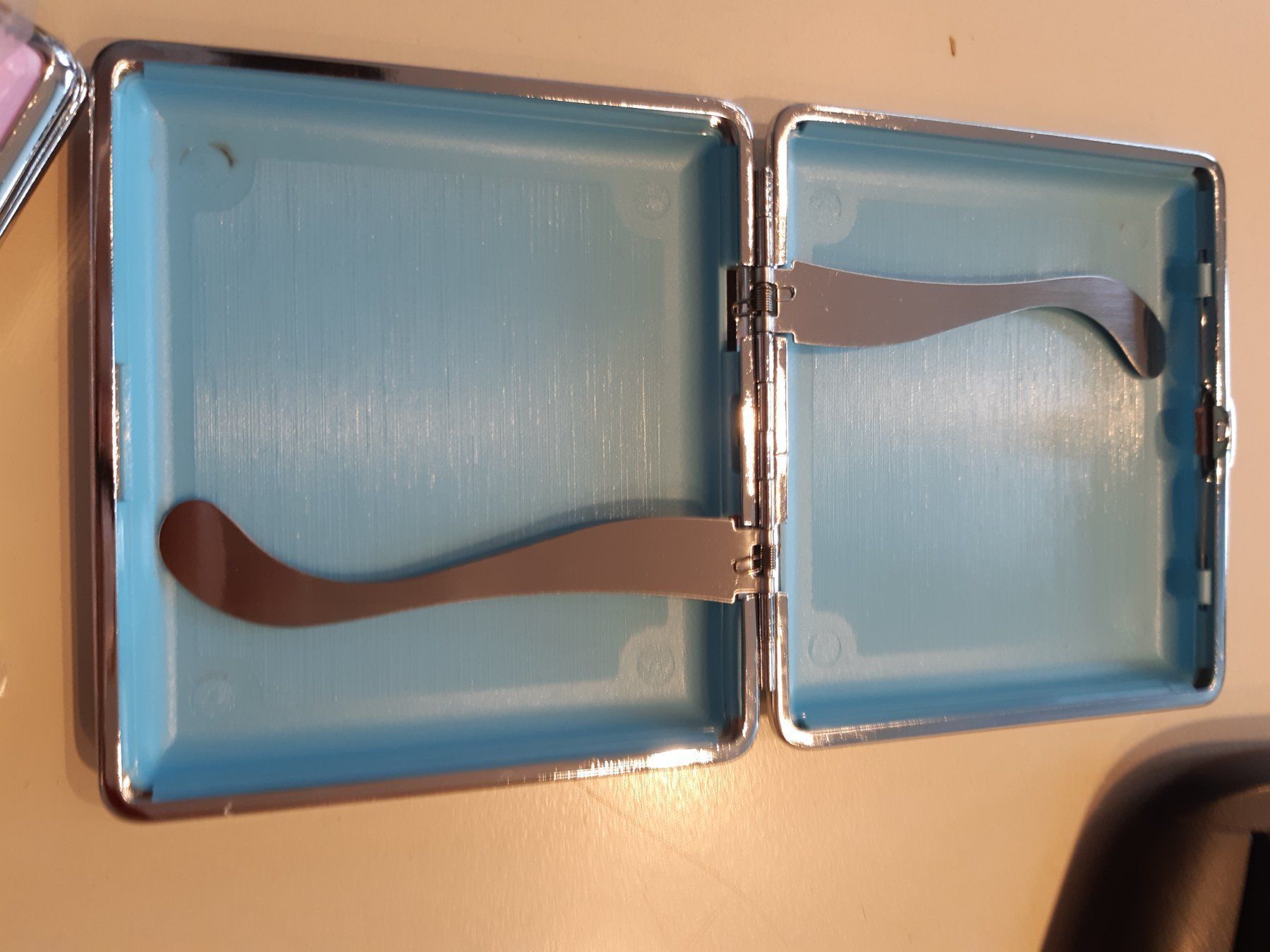 Altri Prodotti per fumatori: Zigaretten etui witziges innenleben hellblau – Nuovo e nell'imballaggio originale da Ibach venduto da chaemilochhobbygarte 3
