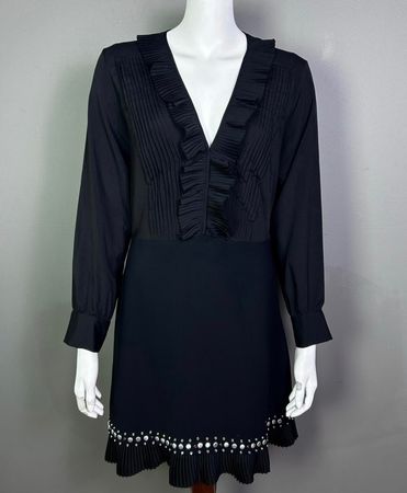 Sandro Kleid schwarz mit Plisseedetails Grösse 38